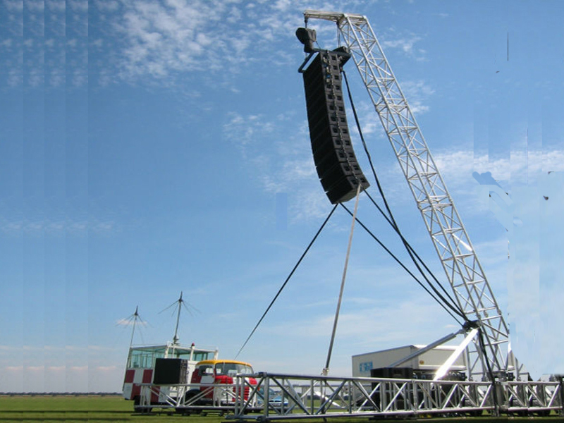 Les tours en treillis d'enceintes de 9 m supportent la broche d'une capacité de 1000 kg