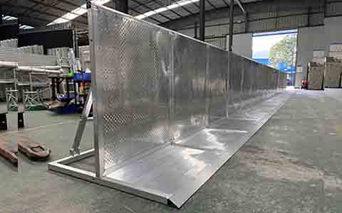 Barricades de contrôle des foules en aluminium de style Mojo au Royaume-Uni !
        