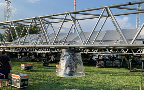Configuration extérieure de structure de ferme de toit en aluminium en Slovaquie pour célébrer le nouvel an 2020