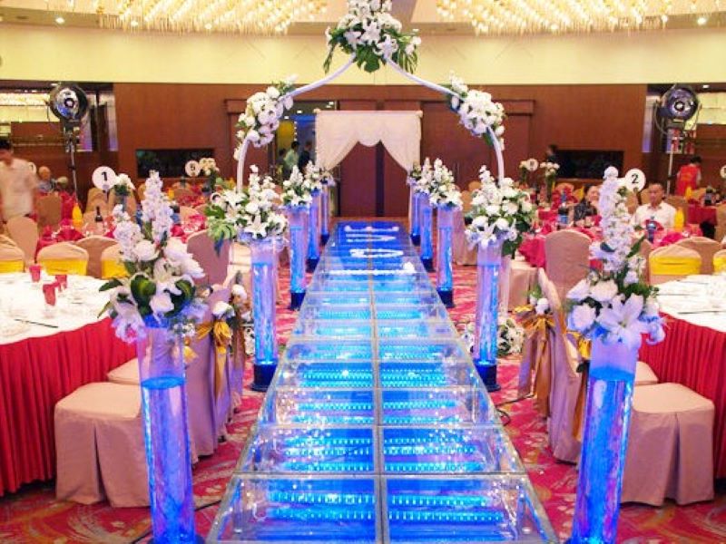 Comment faire une scène de réception de cérémonie de mariage transparente?
